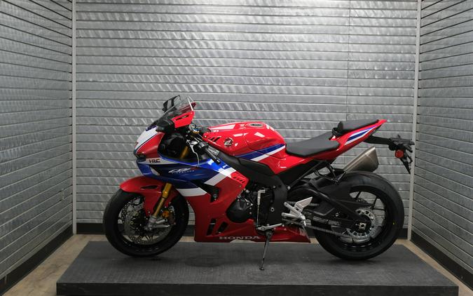 2026 HONDA CBR1000RR-R FIREBLADE SP