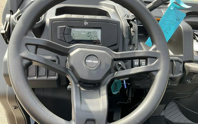 2025 Can-Am Defender HD7