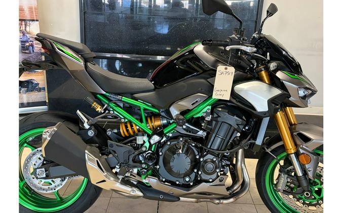 2025 Kawasaki Z900 SE ABS