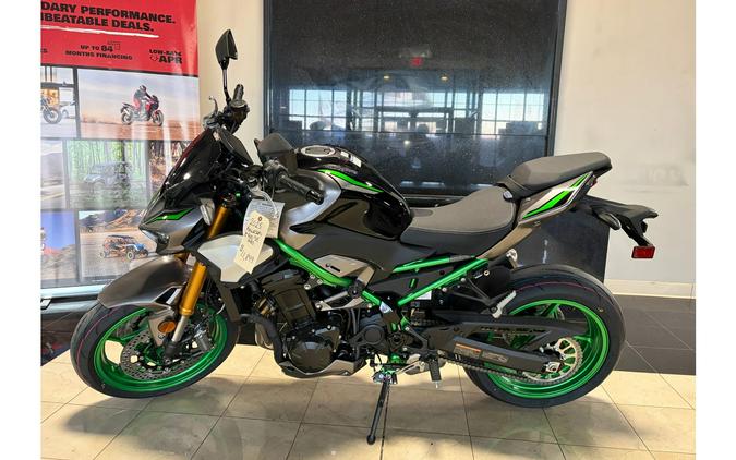 2025 Kawasaki Z900 SE ABS