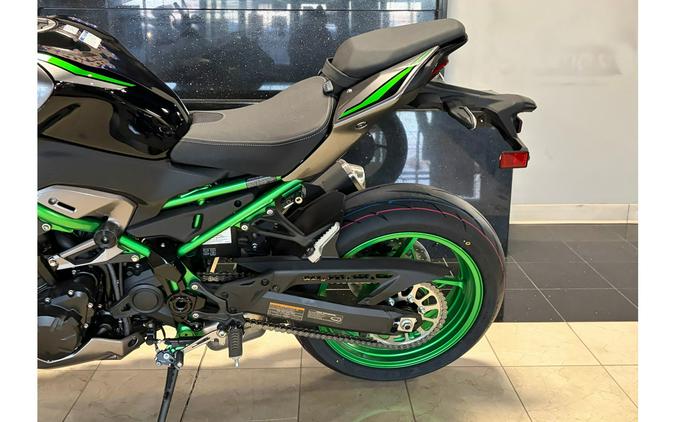2025 Kawasaki Z900 SE ABS