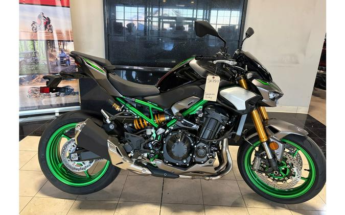 2025 Kawasaki Z900 SE ABS