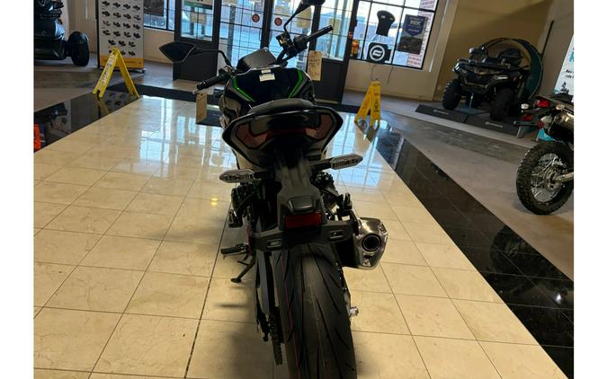 2025 Kawasaki Z900 SE ABS