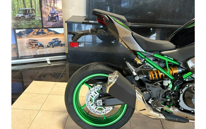 2025 Kawasaki Z900 SE ABS