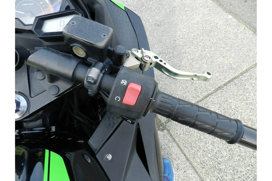 2016 Kawasaki NINJA 300 ABS