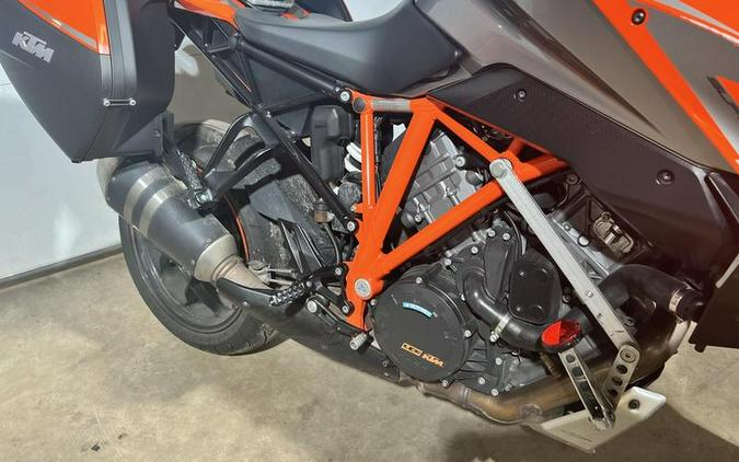 2017 KTM 1290 Super Duke GT