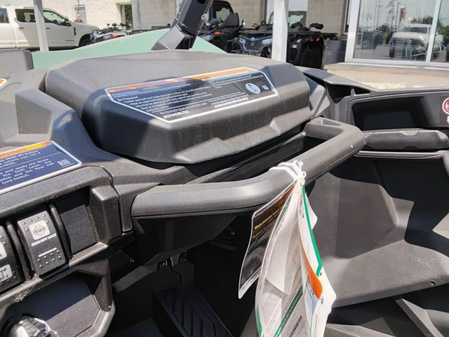 2026 Can-Am Commander DPS 700