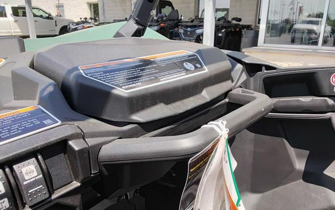 2026 Can-Am Commander DPS 700