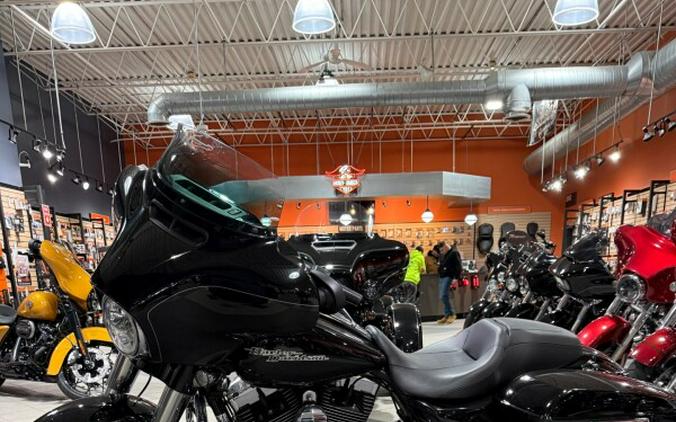 FLHXS 2016 Street Glide® Special