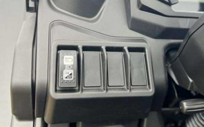 2026 Can-Am® Defender MAX DPS HD7 Compass Green