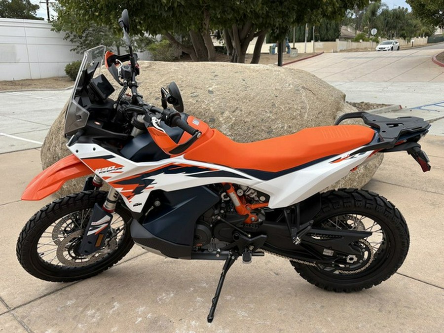 2025 KTM Adventure 890 R