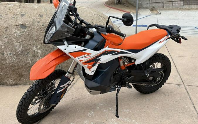 2025 KTM Adventure 890 R