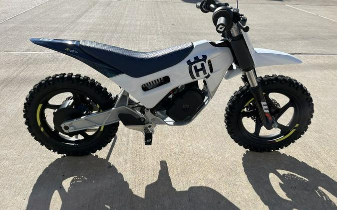 2024 Husqvarna® EE 2