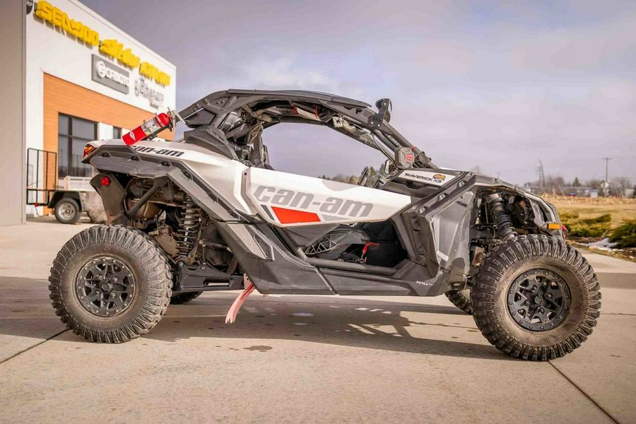 2017 Can-Am® Maverick™ X3 Turbo R