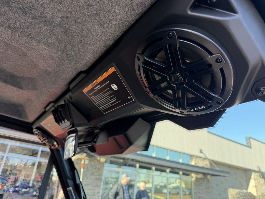 2026 Can-Am® Defender MAX Limited HD11