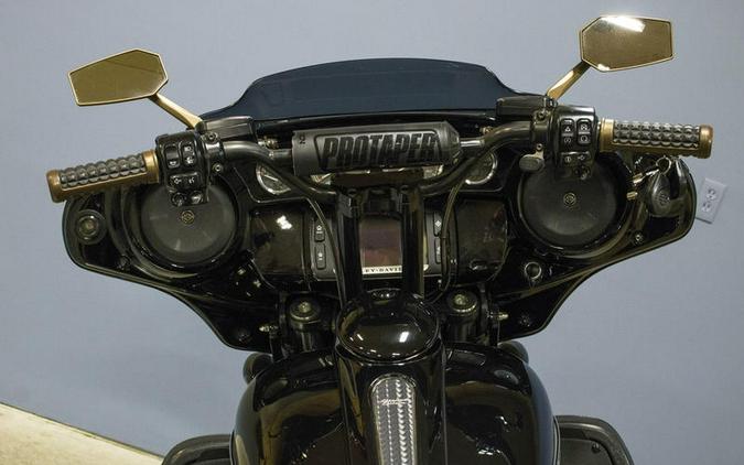 2018 Harley-Davidson® FLHXS - Street Glide® Special