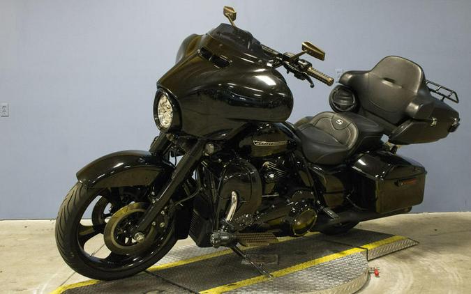 2018 Harley-Davidson® FLHXS - Street Glide® Special