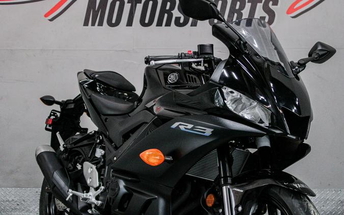 2023 Yamaha YZF-R3 ABS