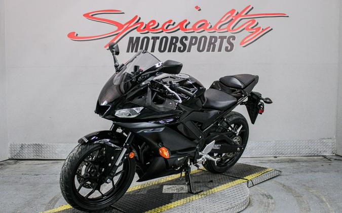 2023 Yamaha YZF-R3 ABS