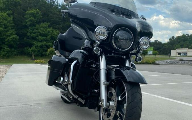 2016 Harley-Davidson Street Glide Special Vivid Black