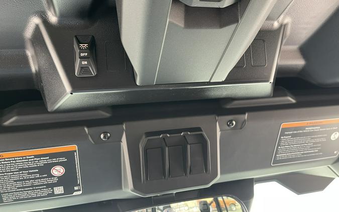 2025 Can-Am Defender MAX Lone Star CAB