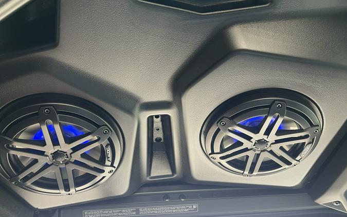 2025 Can-Am Defender MAX Lone Star CAB