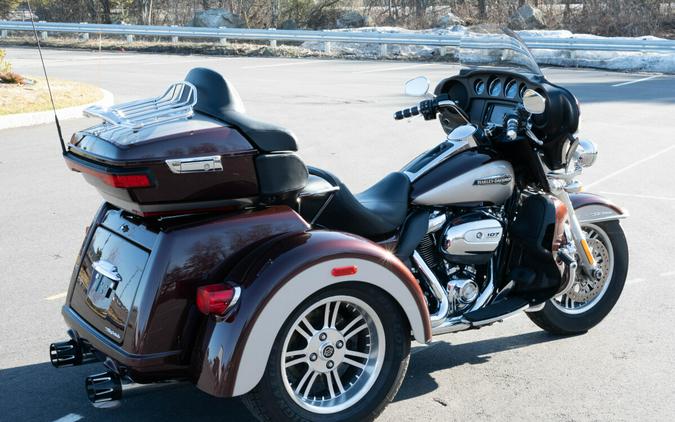 2018 Harley-Davidson Tri Glide Ultra Twisted Cherry/Silver Fortune