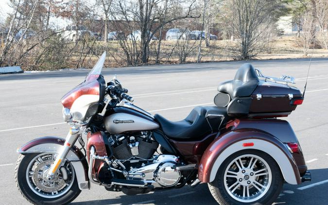 2018 Harley-Davidson Tri Glide Ultra Twisted Cherry/Silver Fortune