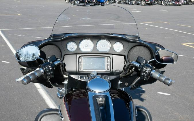 2018 Harley-Davidson Tri Glide Ultra Twisted Cherry/Silver Fortune