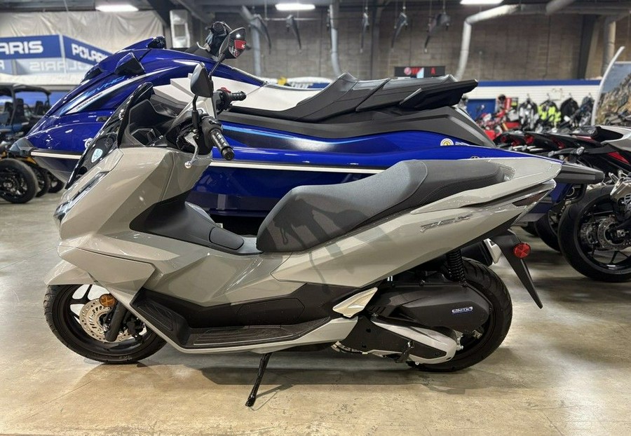 2025 Honda PCX - PCX160AS