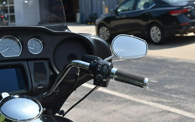 FLHTCUTG Tri Glide Ultra