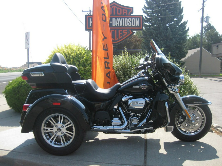 2024 Harley-Davidson Tri Glide Ultra Vivid Black