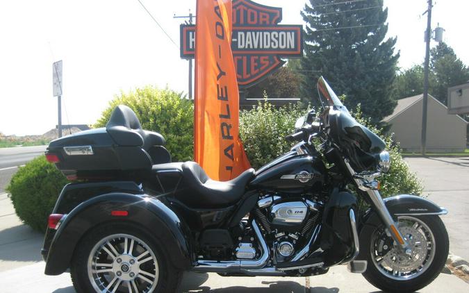 2024 Harley-Davidson Tri Glide Ultra Vivid Black