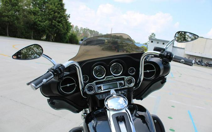 2013 Harley-Davidson® FLHTCU - Electra Glide® Ultra Classic®