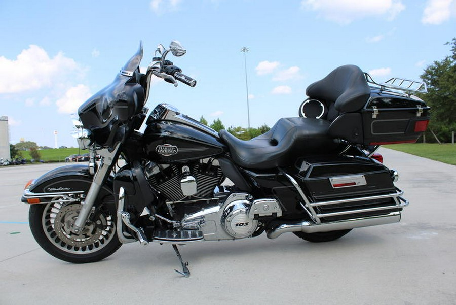 2013 Harley-Davidson® FLHTCU - Electra Glide® Ultra Classic®