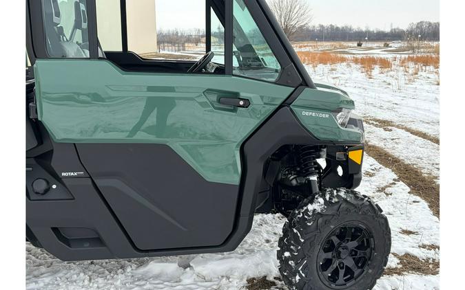 2026 Can-Am SSV DEF DPSCAB 65 HD9