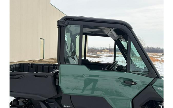 2026 Can-Am SSV DEF DPSCAB 65 HD9