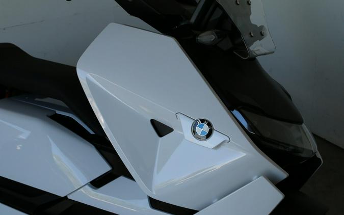 2025 BMW CE 04