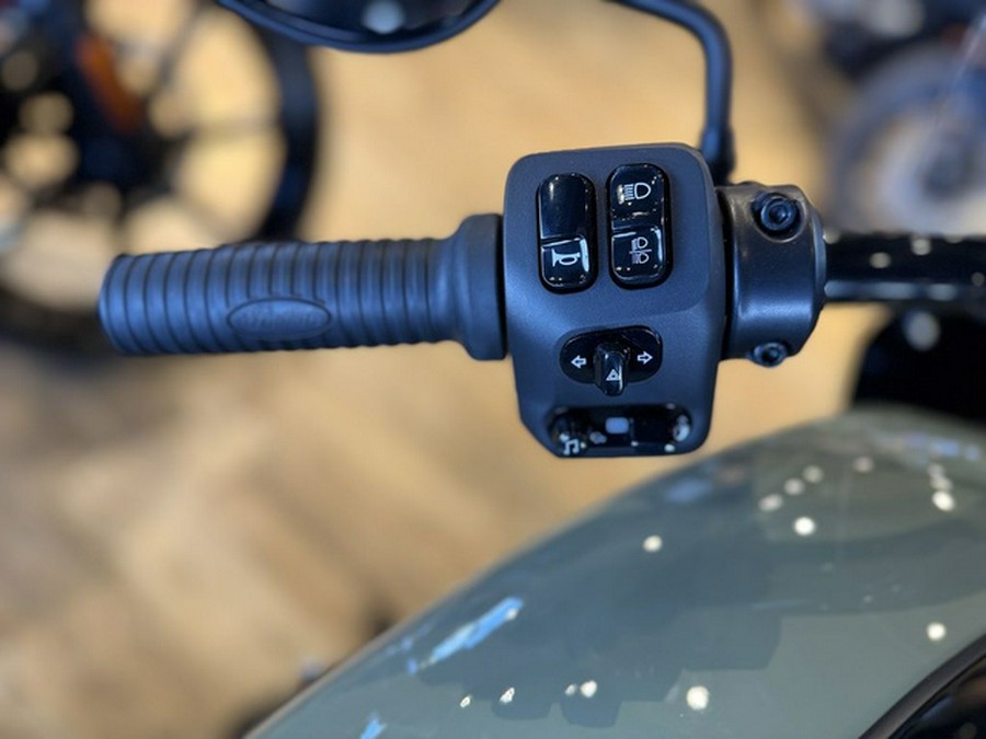 2025 Indian Super Chief Dark Horse Moss Green