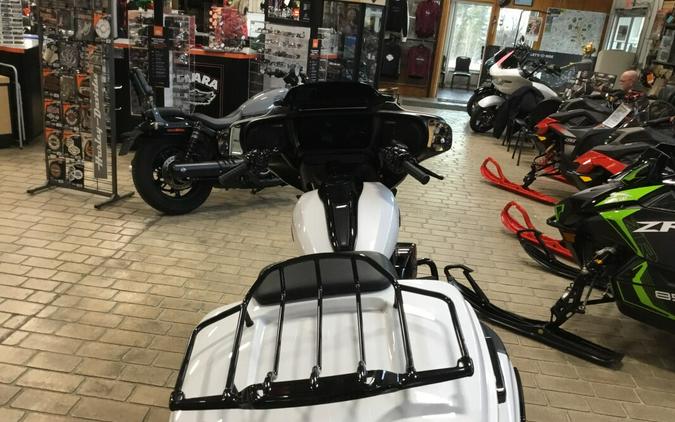 2024 Harley-Davidson® Street Glide® White Onyx Pearl - Black Finish