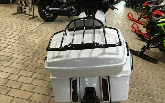 2024 Harley-Davidson® Street Glide® White Onyx Pearl - Black Finish