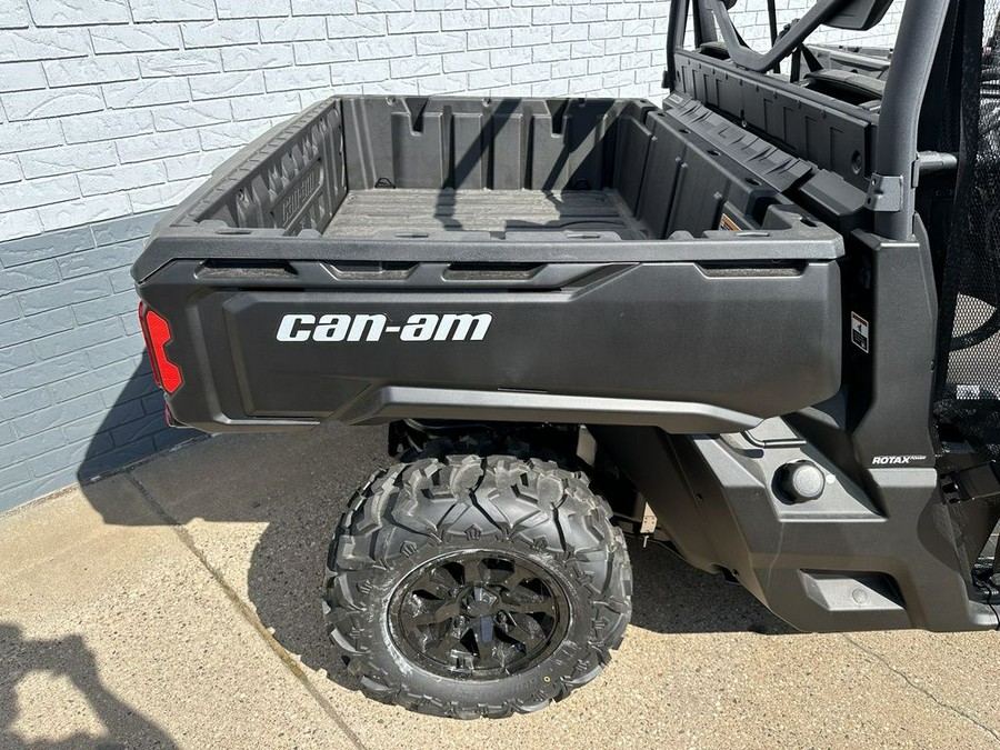 2023 Can-Am® Defender DPS HD7 Tundra Green