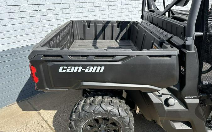 2023 Can-Am® Defender DPS HD7 Tundra Green