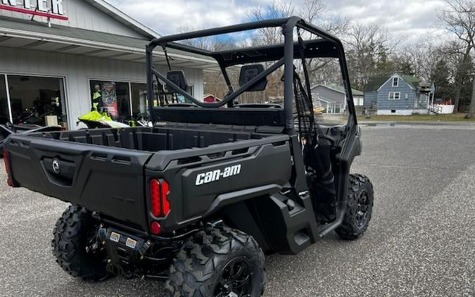 2024 Can-Am® Defender DPS HD7 Tundra Green