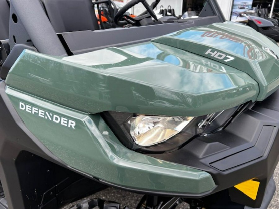 2024 Can-Am® Defender DPS HD7 Tundra Green