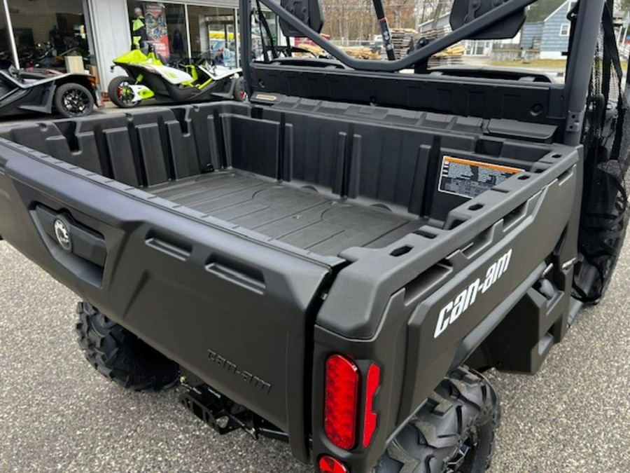 2024 Can-Am® Defender DPS HD7 Tundra Green