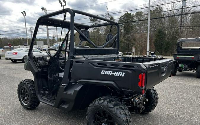 2024 Can-Am® Defender DPS HD7 Tundra Green