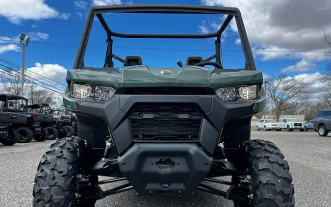 2024 Can-Am® Defender DPS HD7 Tundra Green