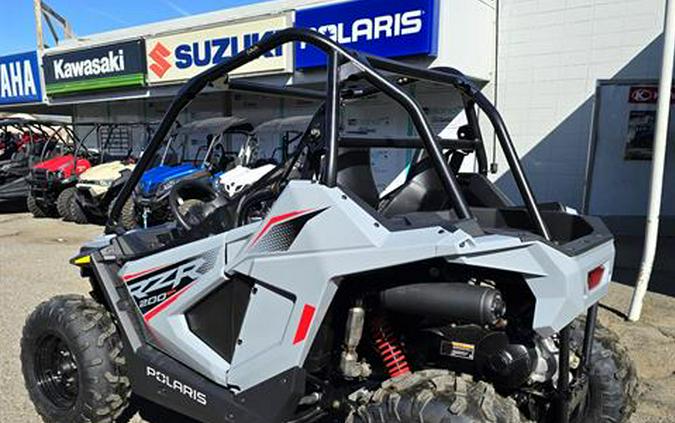 2024 Polaris RZR 200 EFI