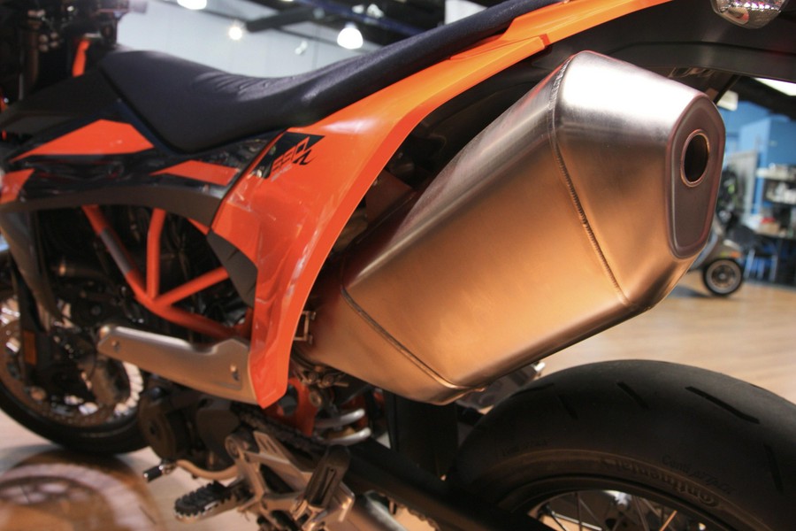 2026 KTM 690 SMCR